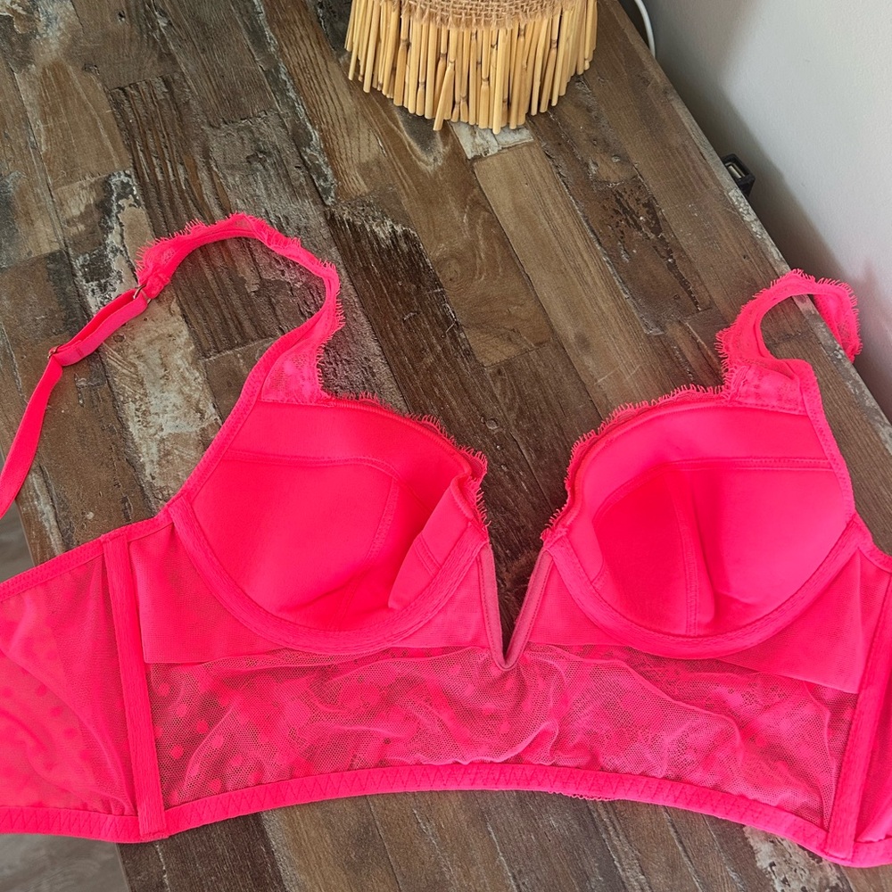 Victoria’s Secret 34B - Picture 3 of 9